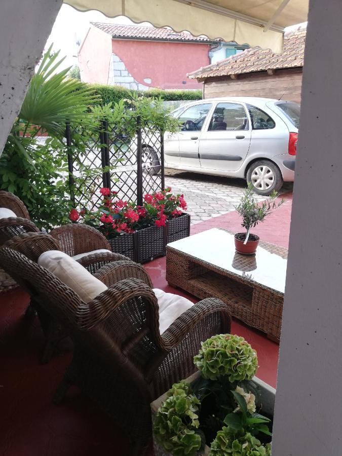 Apartments Poretti For 2,In Center Parking Free In The Yard,6 Min Beach Walk Rovinj Exterior foto