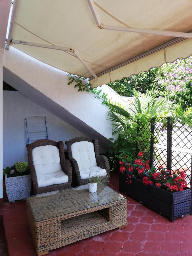 Apartments Poretti For 2,In Center Parking Free In The Yard,6 Min Beach Walk Rovinj Exterior foto